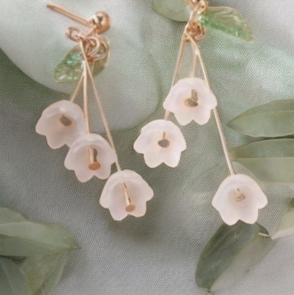 ANTHROPOLOGIE FLORAL BELLS DROP EARRINGS - Picture 3 of 5